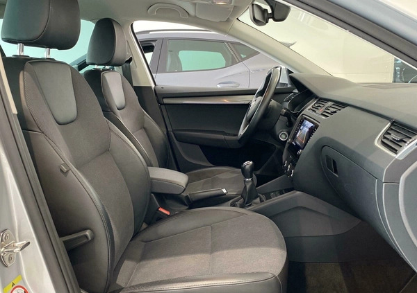 Skoda Octavia cena 65900 przebieg: 123883, rok produkcji 2019 z Jastrowie małe 407